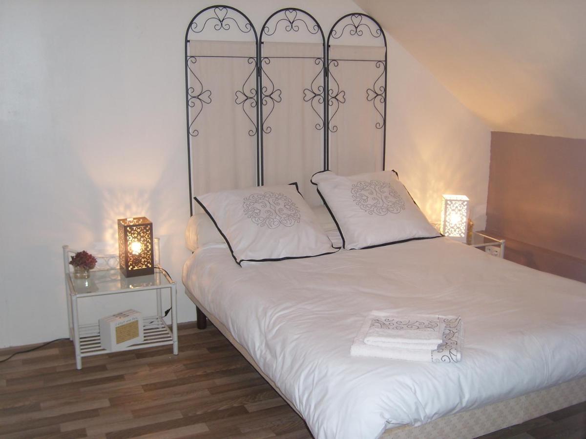 Domaine De La Basse Orme Bed & Breakfast Les Iffs Bagian luar foto