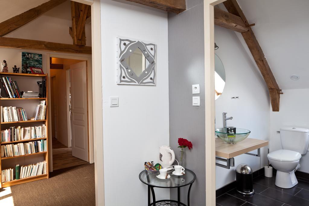 Domaine De La Basse Orme Bed & Breakfast Les Iffs Ruang foto